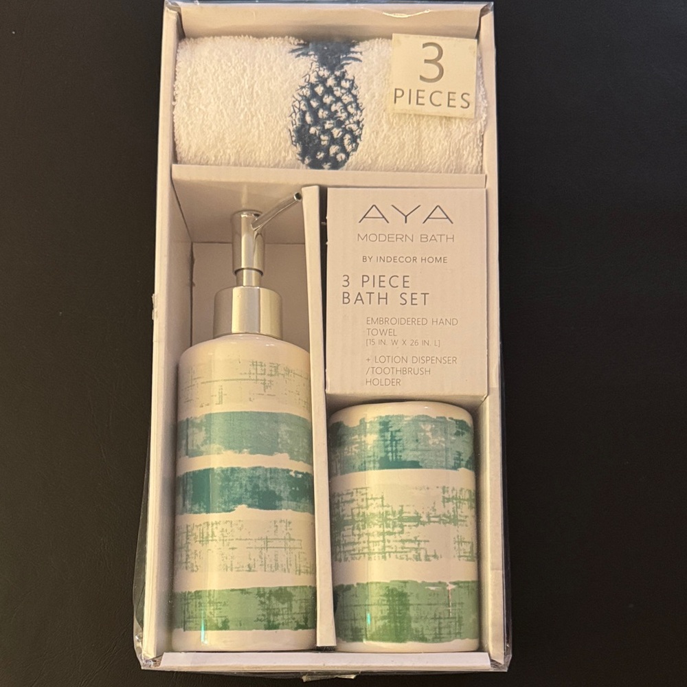 NEW Boxed 3pc Bath Set Stripes Pineapple Towel / Lotion Dispenser / Holder BLUE